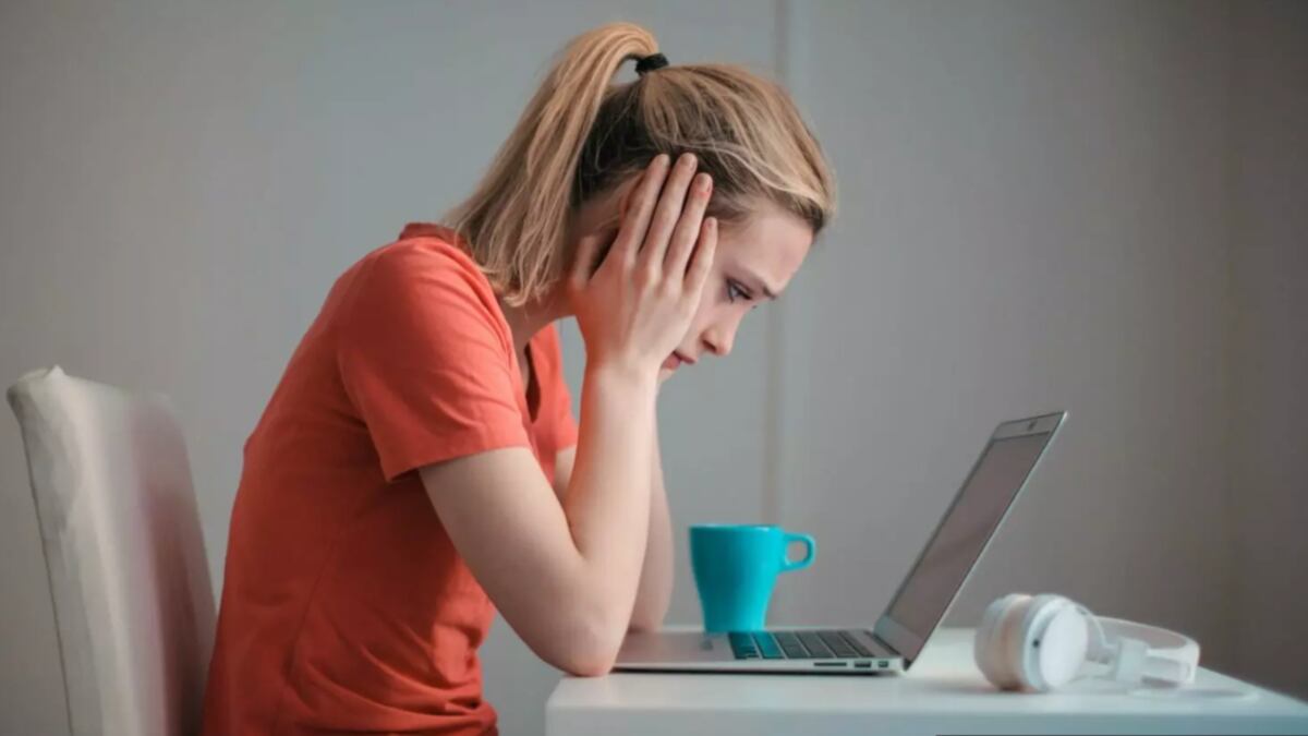 Avalan la ansiedad, depresión y estrés como patologías, motivos para no asistir al trabajo
