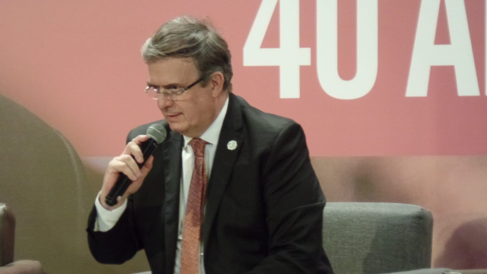 Ebrard, dicen los de Morena progresista, tiene experiencia y trayectoria.