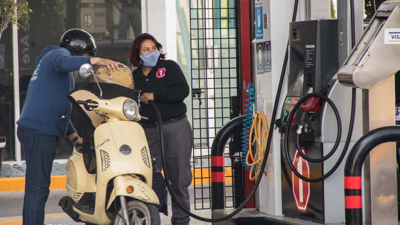 El subsidio a la gasolina evitó que la gasolina llegara a 36 pesos, que se encareciera 60% de los productos que consumen los hogares y que la inflación llegara a 14%, aseguró Hacienda