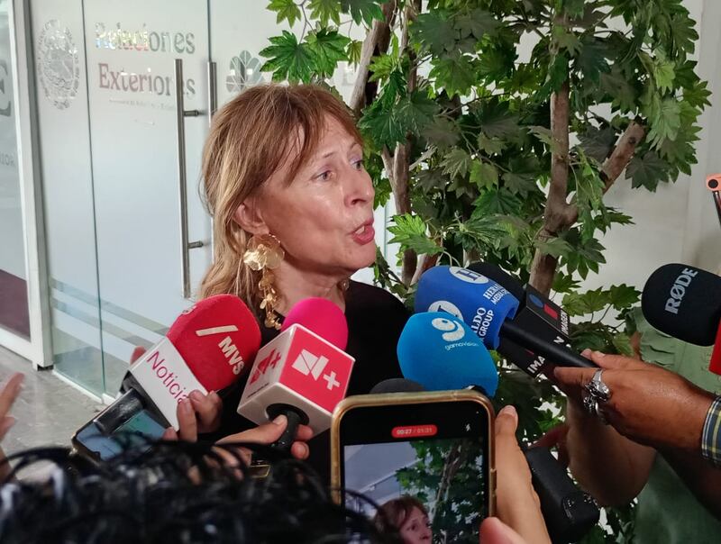 Tatiana Clouthier reveló que los centros fueron movidos a Tabasco.