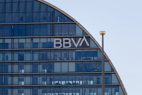 BBVA admite fallas técnicas en su aplicación y ofrece disculpas a usuarios