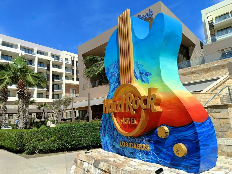 El Hard Rock Los Cabos All Inclusive Resort es el destino ideal para los amantes de la música que buscan una experiencia de lujo.