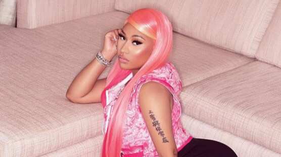 Nicki Minaj recuerda a Whitney Houston y Michael Jackon en los premios VMAs y habla de la salud mental