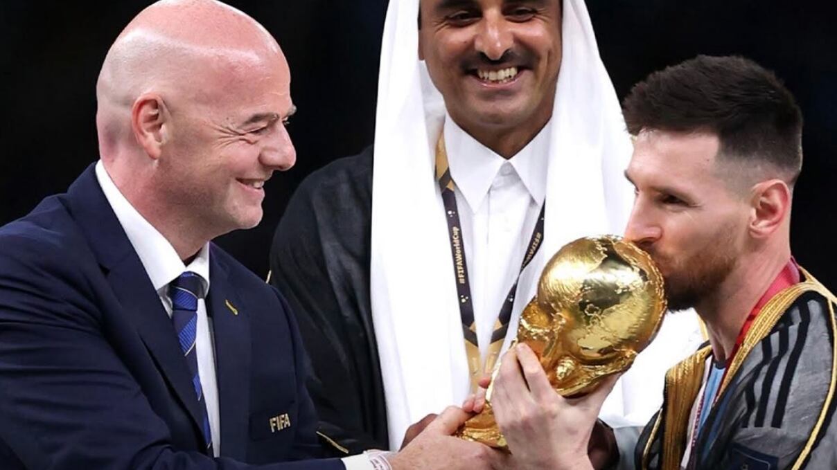 Infantino presumió foto junto a Messi.