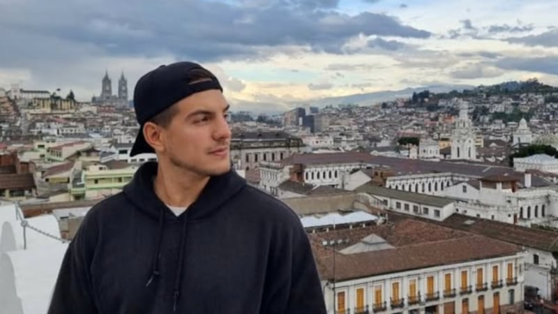 Video: Vadhir Derbez explota contra usuarios que criticaron a Aitana