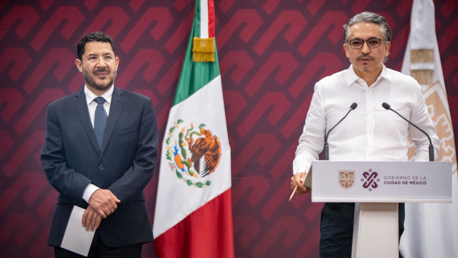 Martí Batres y José Luis Rodríguez Díaz de León.