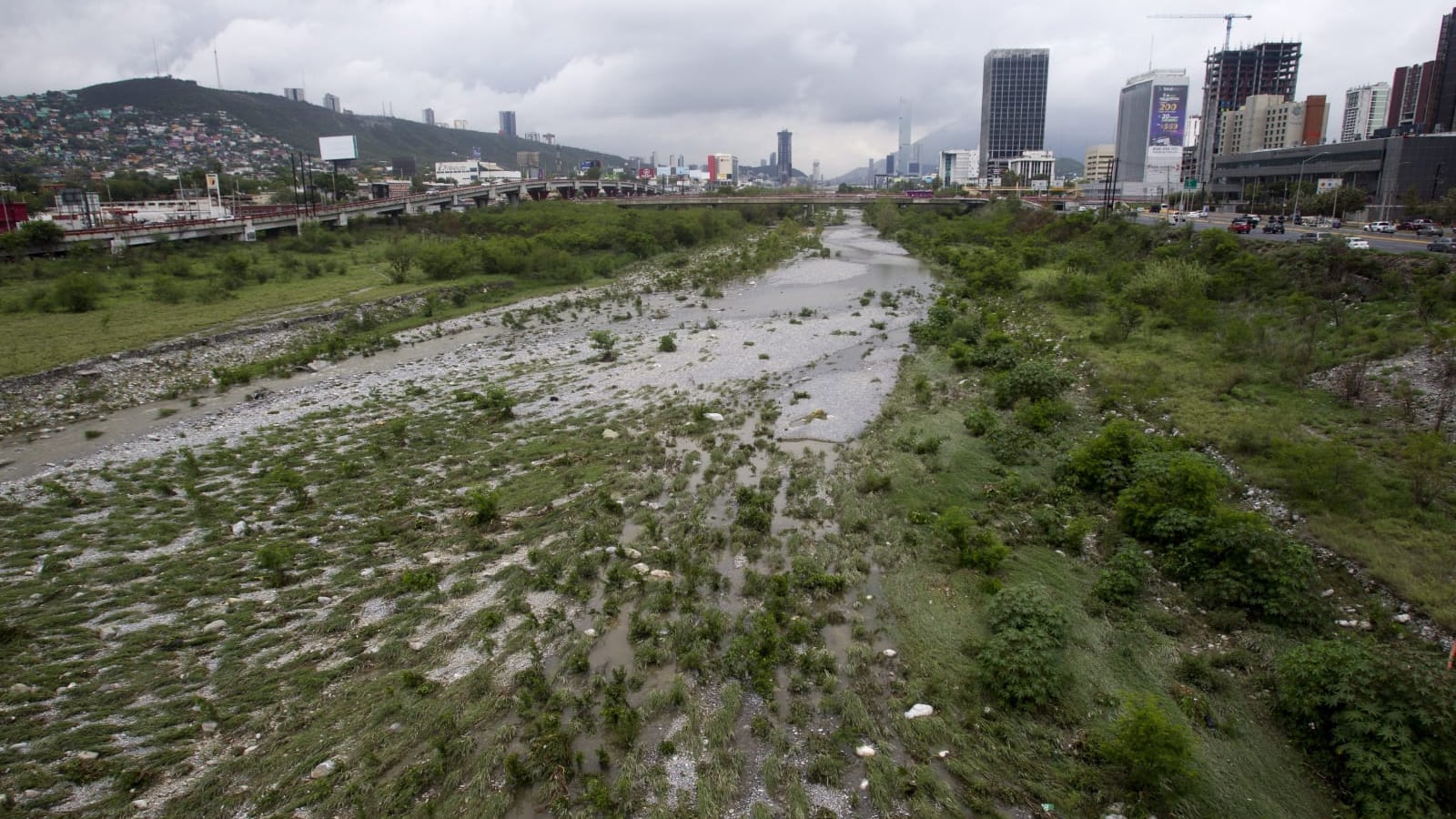 El Río Santa Catarina sigue siendo tema de debate.