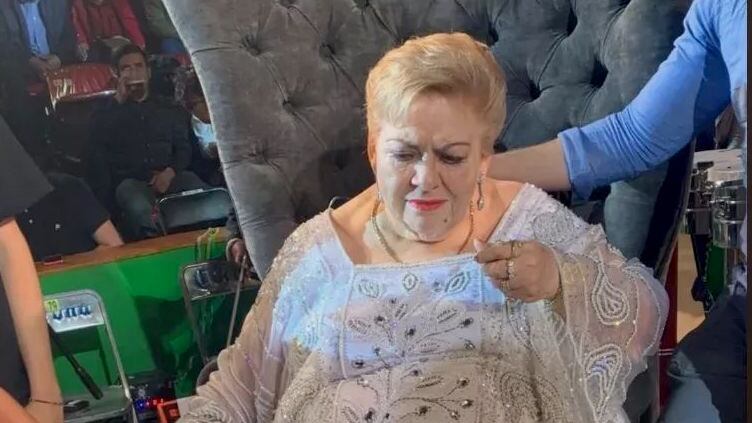 La cantante ofreció su último concierto en los palenques.