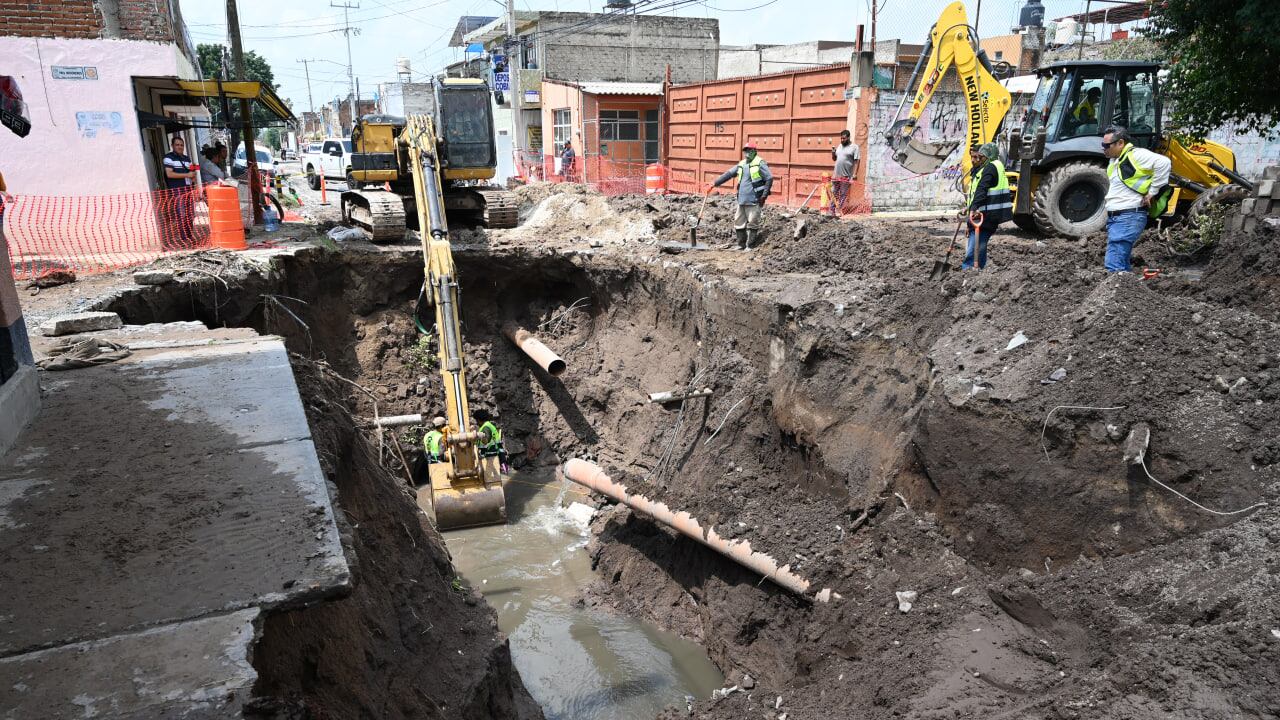 Protección Civil descarta daño estructural en viviendas cercanas. CORTESÍA