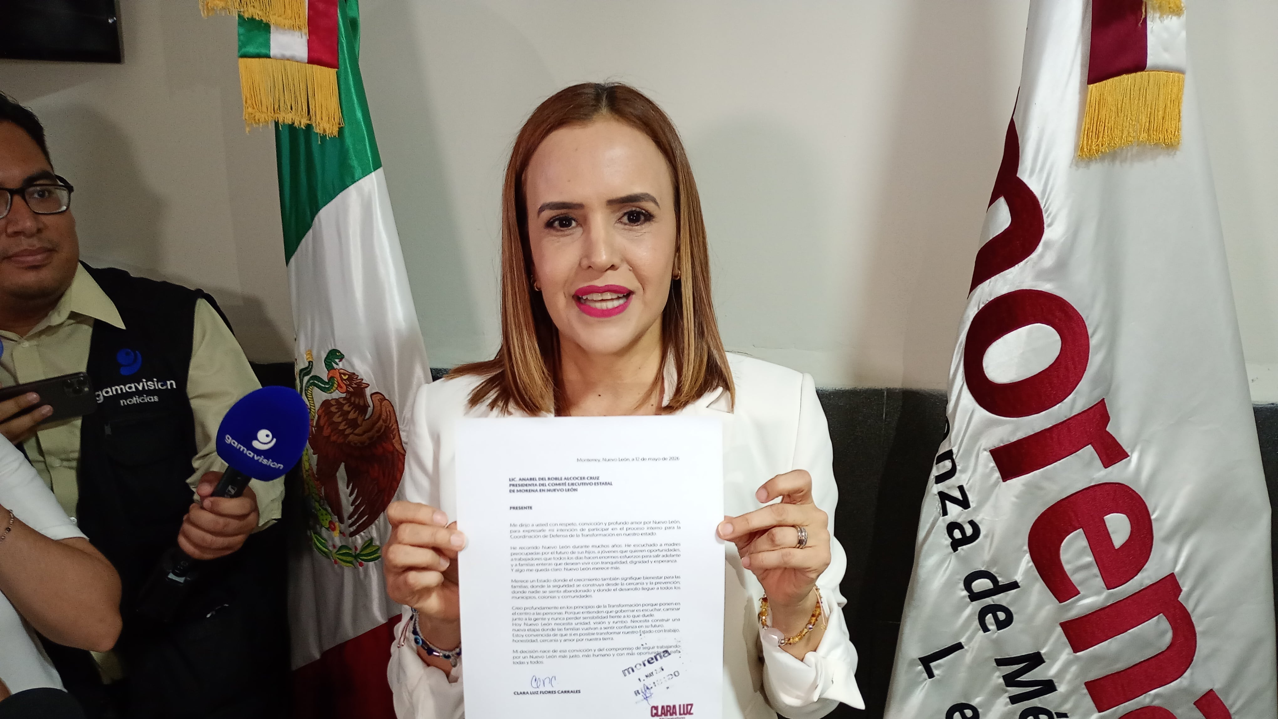 Flores enfatizó la importancia de la resiliencia y la perseverancia frente a las adversidades y ataques políticos.