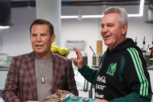 ¡Visita de lujo! Julio César Chávez sorprende a la Selección Mexicana previo al Mundial