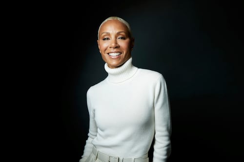 Nuevas revelaciones del libro de Jada Pinkett Smith detalla relaciones con mujeres