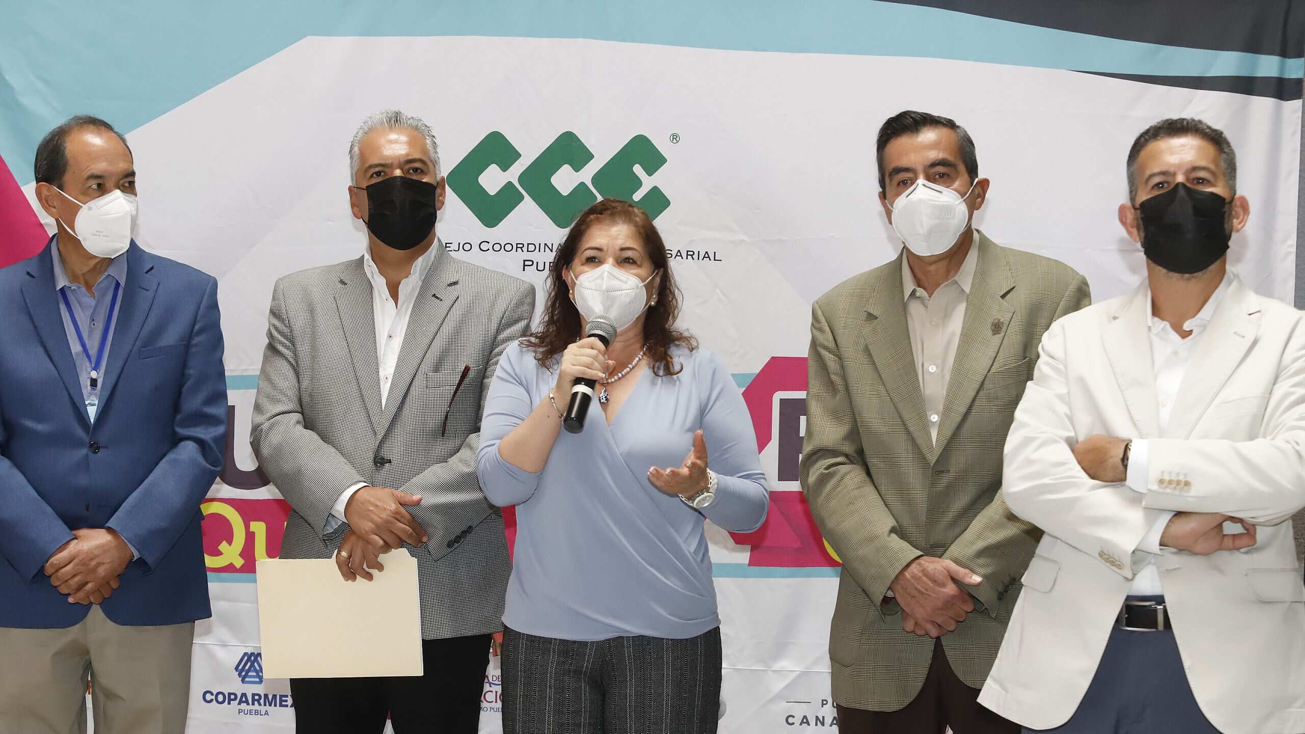 Candidatos a diputados federales por Morena "plantan" a empresarios