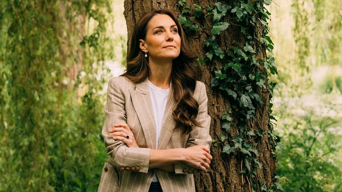 Kate Middleton reaparece y asegura que seguirá en tratamiento