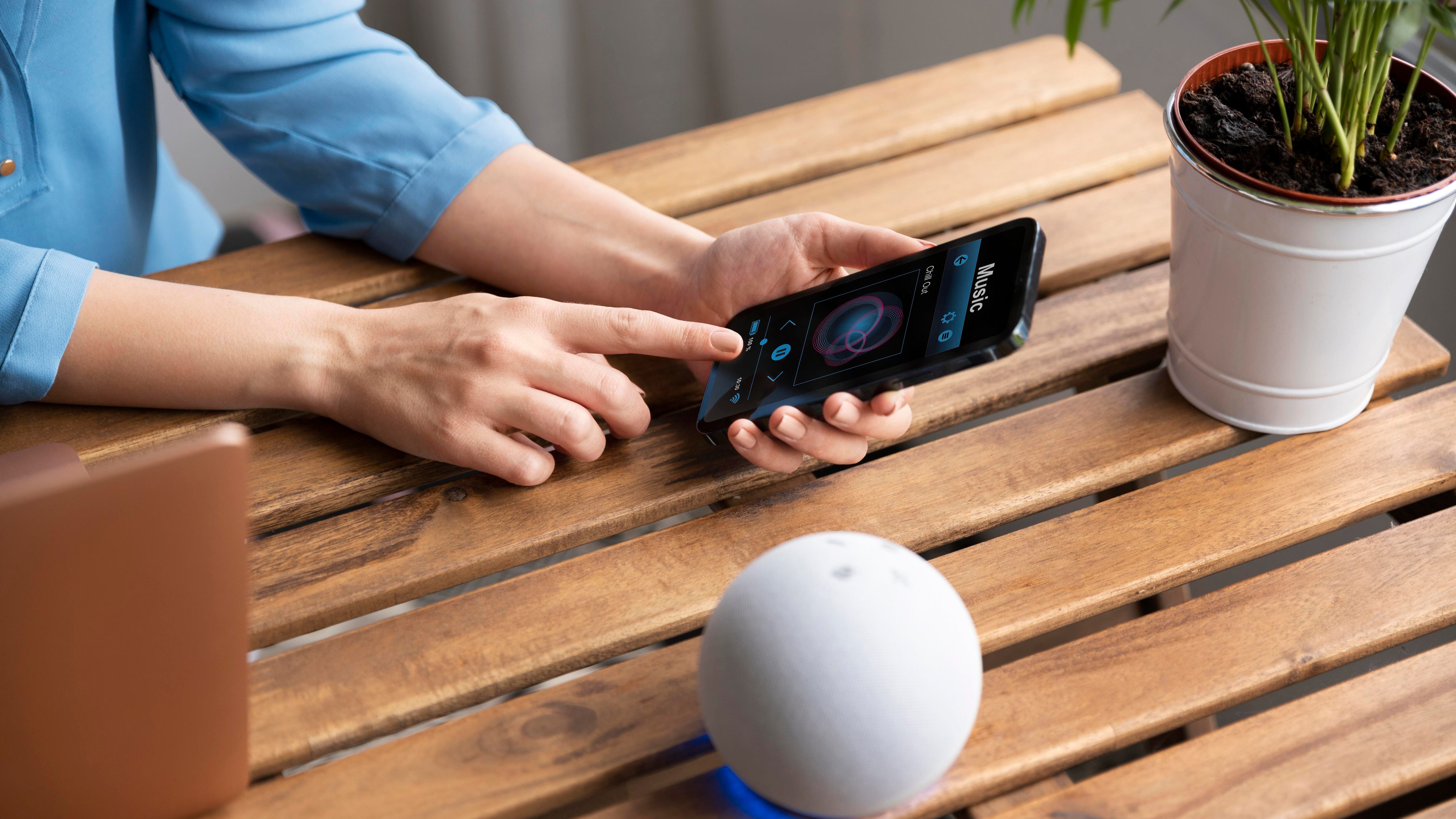 Desde crear listas del súper hasta ayudarte a dormir mejor, estos dispositivos están transformando la forma en que las familias interactúan con la tecnología en casa