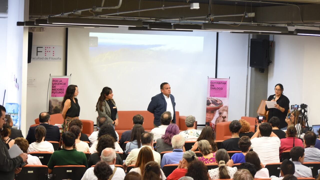 Organizaciones civiles ya han realizado sus propios foros de discusión.