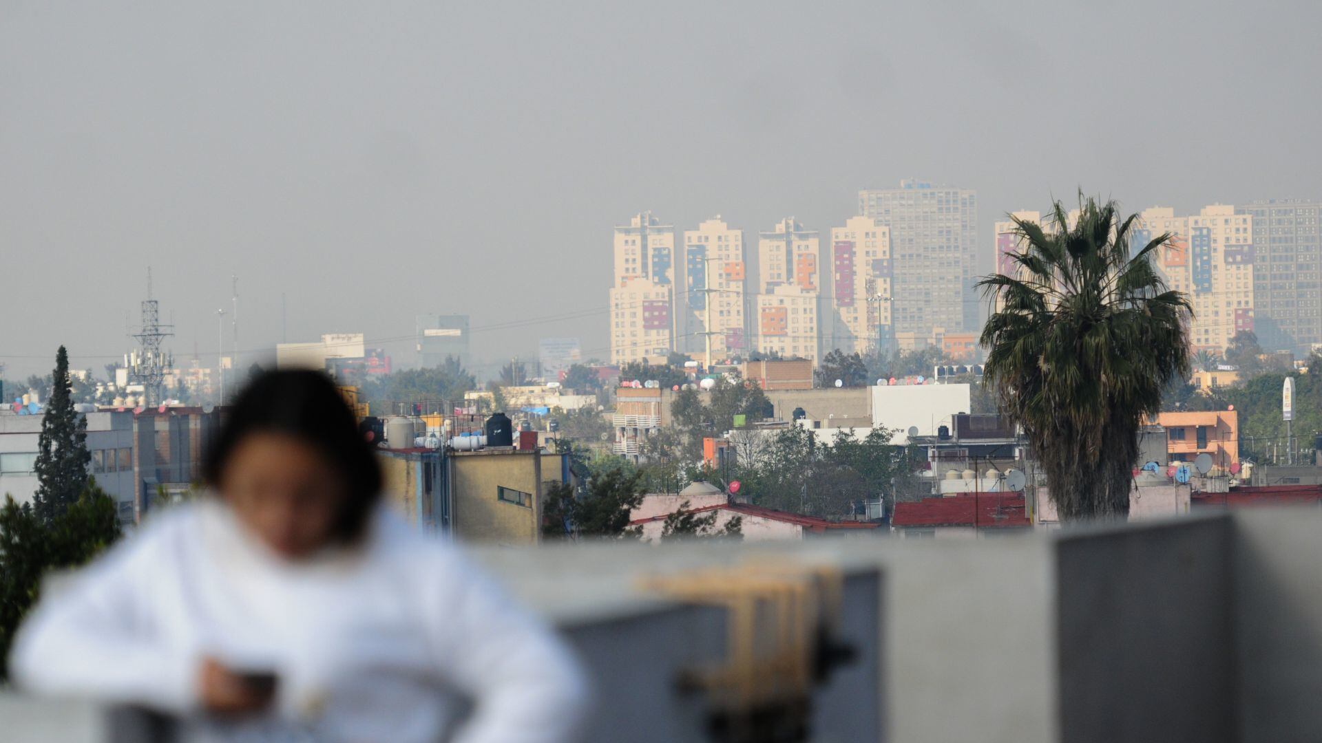 Las autoridades capitalinas han anunciado que la calidad del aire es "extremadamente mala" durante las primeras horas de 2023