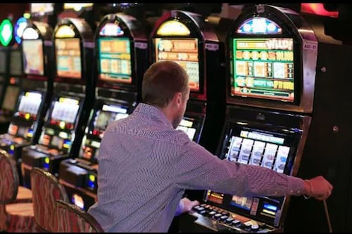 OMS declara como enfermedad la adicción a los juegos; 77% lo práctica en línea