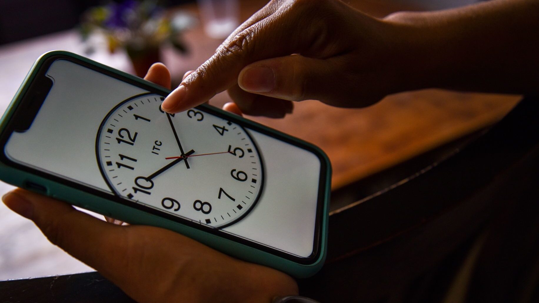 Google respondió por el repentino cambio de horario en celulares