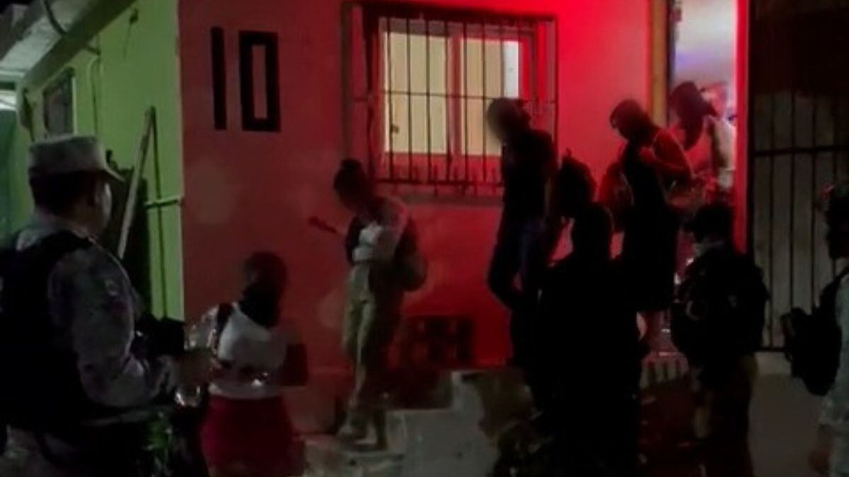 Mujeres y niño víctimas de trata en Cancún.