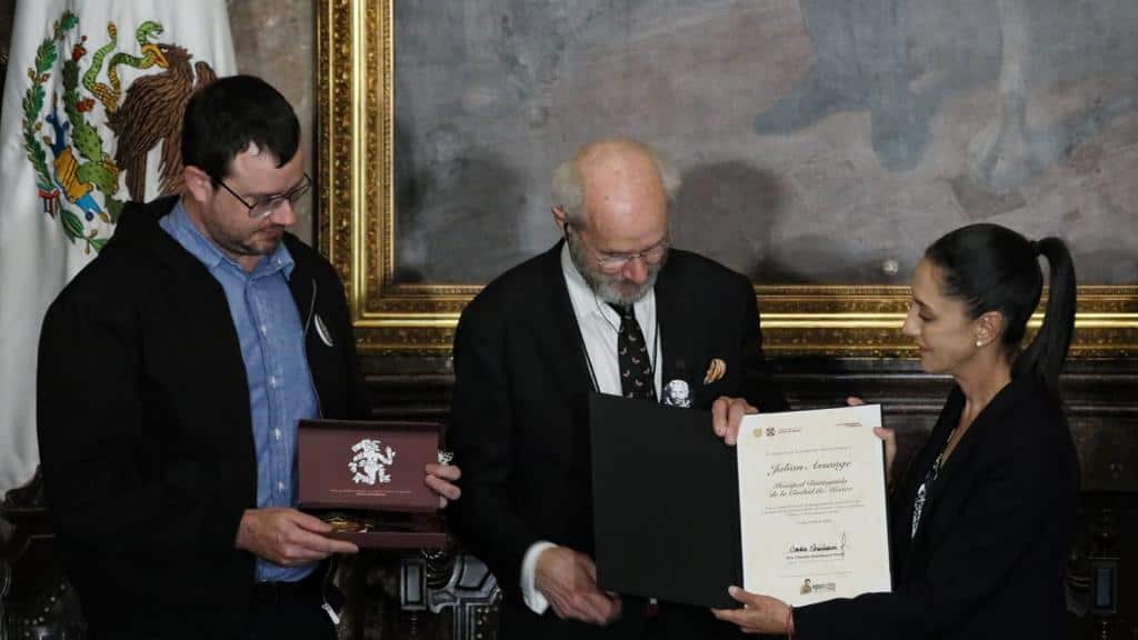Ceremonia de Nombramiento como Huésped Distinguido a Julian Assange. Foto: GCDMX