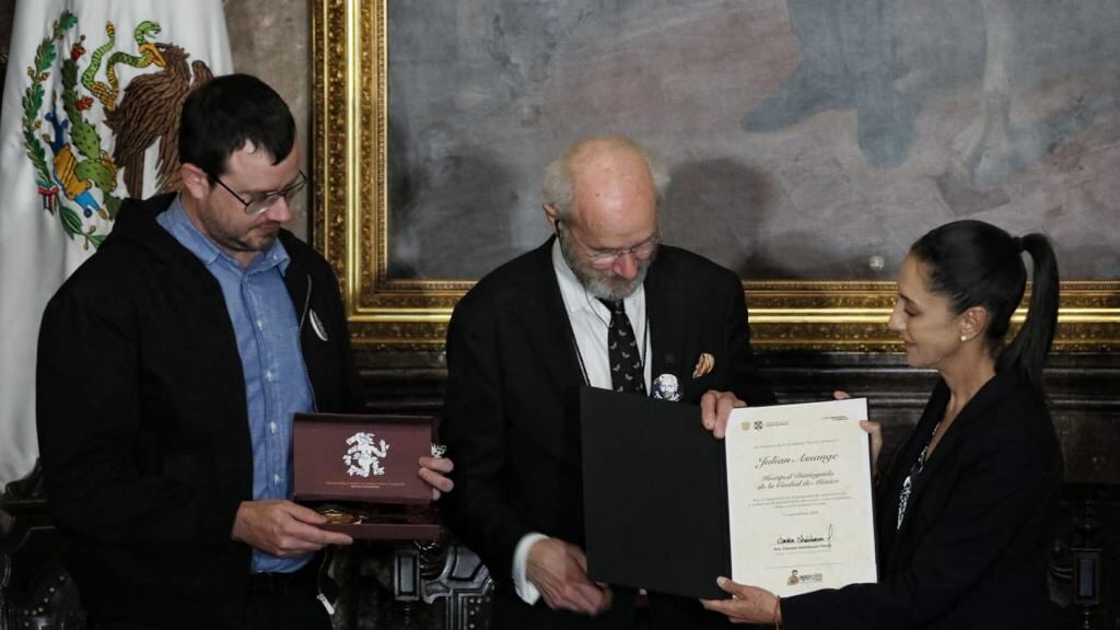 Ceremonia de Nombramiento como Huésped Distinguido a Julian Assange. Foto: GCDMX