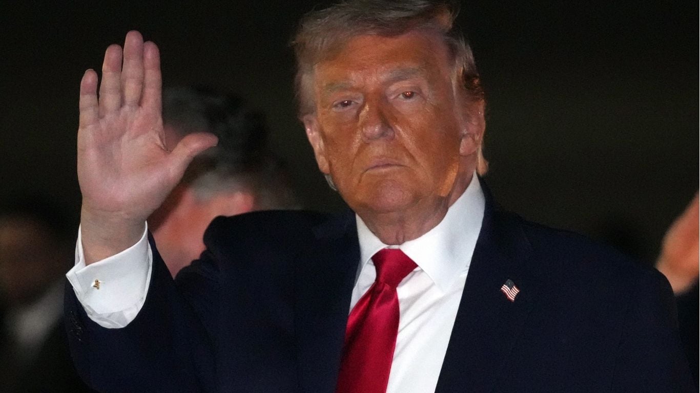 Trump anuncia respuesta militar contra Irán tras derribo de helicóptero Apache en el estrecho de Ormuz