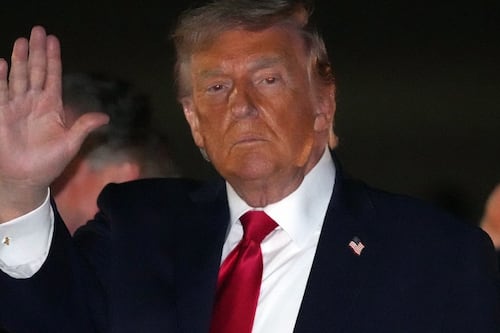 Trump anuncia respuesta militar contra Irán tras derribo de helicóptero Apache en el estrecho de Ormuz