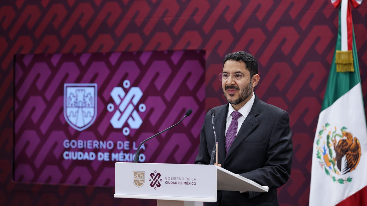 Martí Batres.