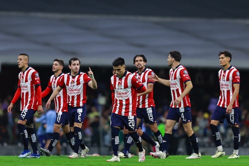 ¡Se fueron de parranda! Jugadores de Chivas son captados en la Feria de San Marcos
