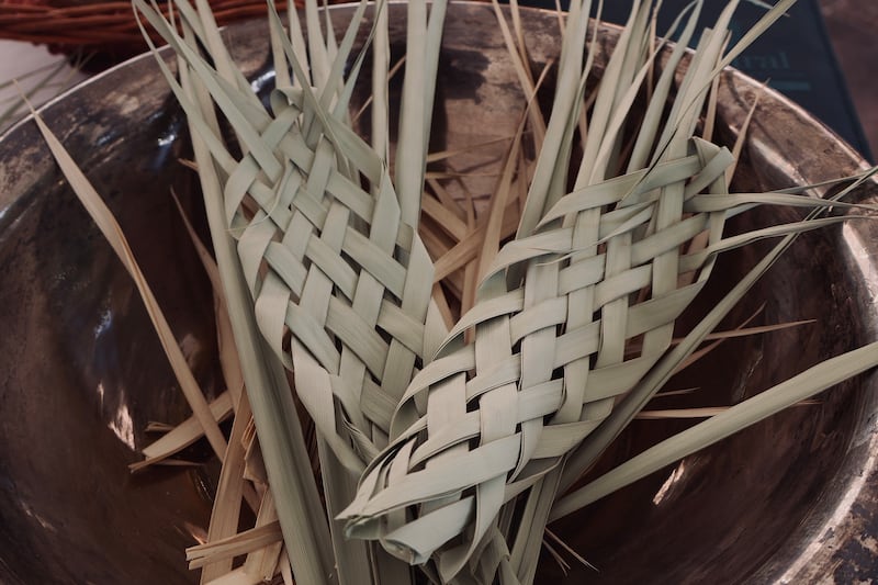 Miércoles de Ceniza: qué significa, por qué se impone ceniza y de qué están hechas