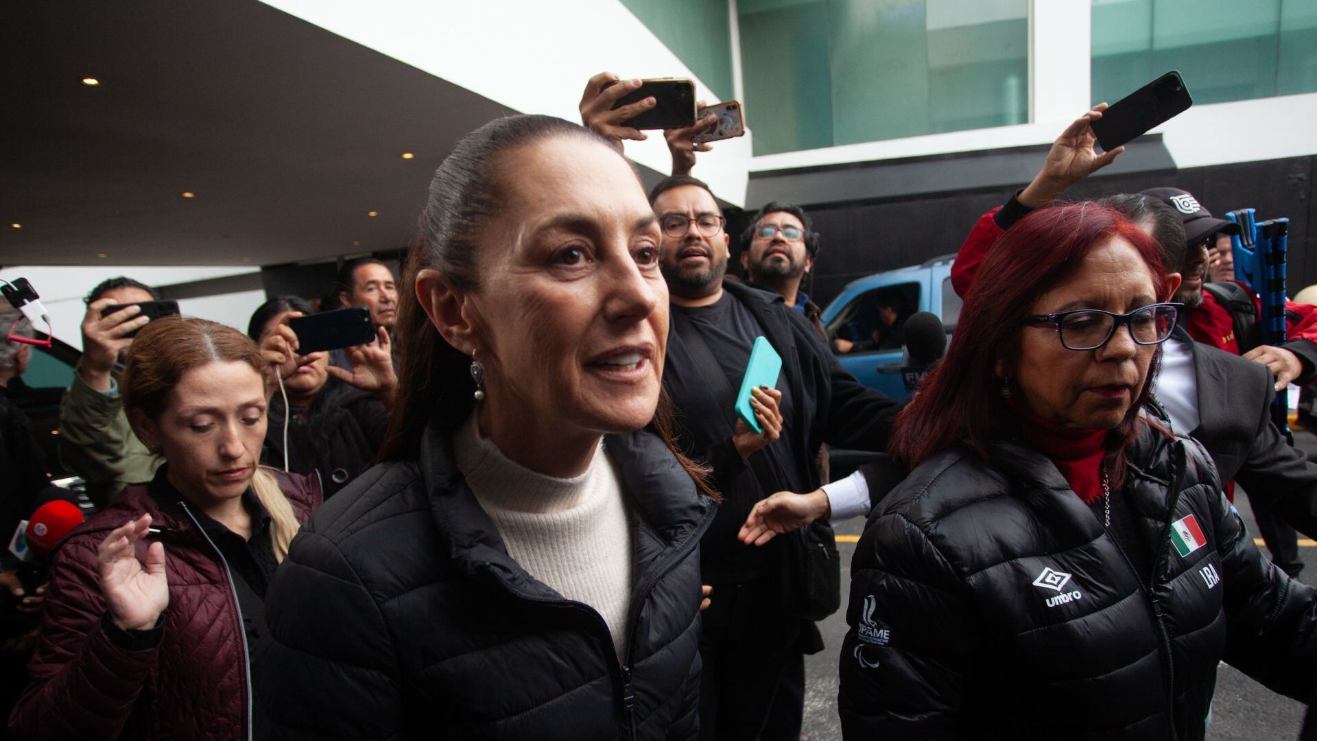 Claudia Sheinbaum asiste a funeral de Ifigenia Martínez