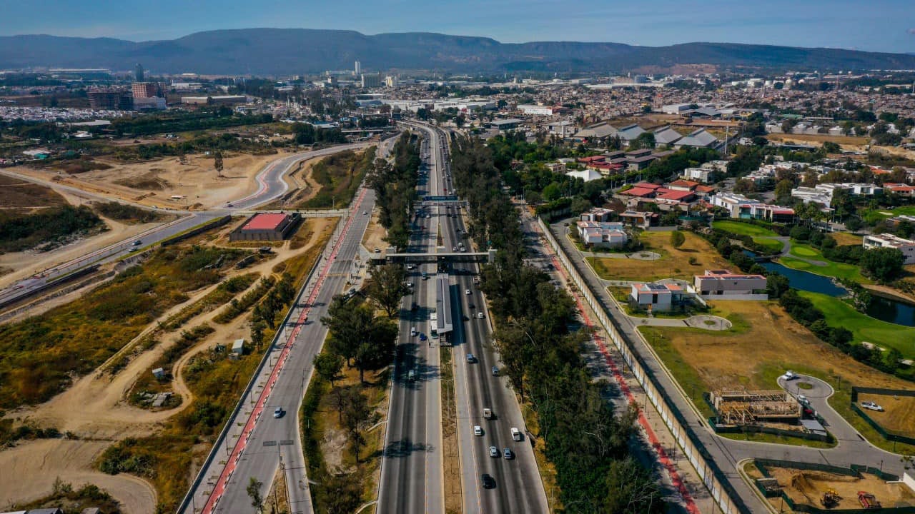 El anillo Periférico es de las vialidades de mayor tránsito vehicular en Guadalajara.