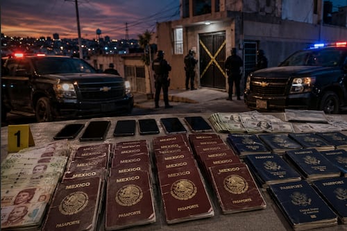 Aseguran 94 pasaportes apócrifos durante operativo federal en Nuevo Laredo