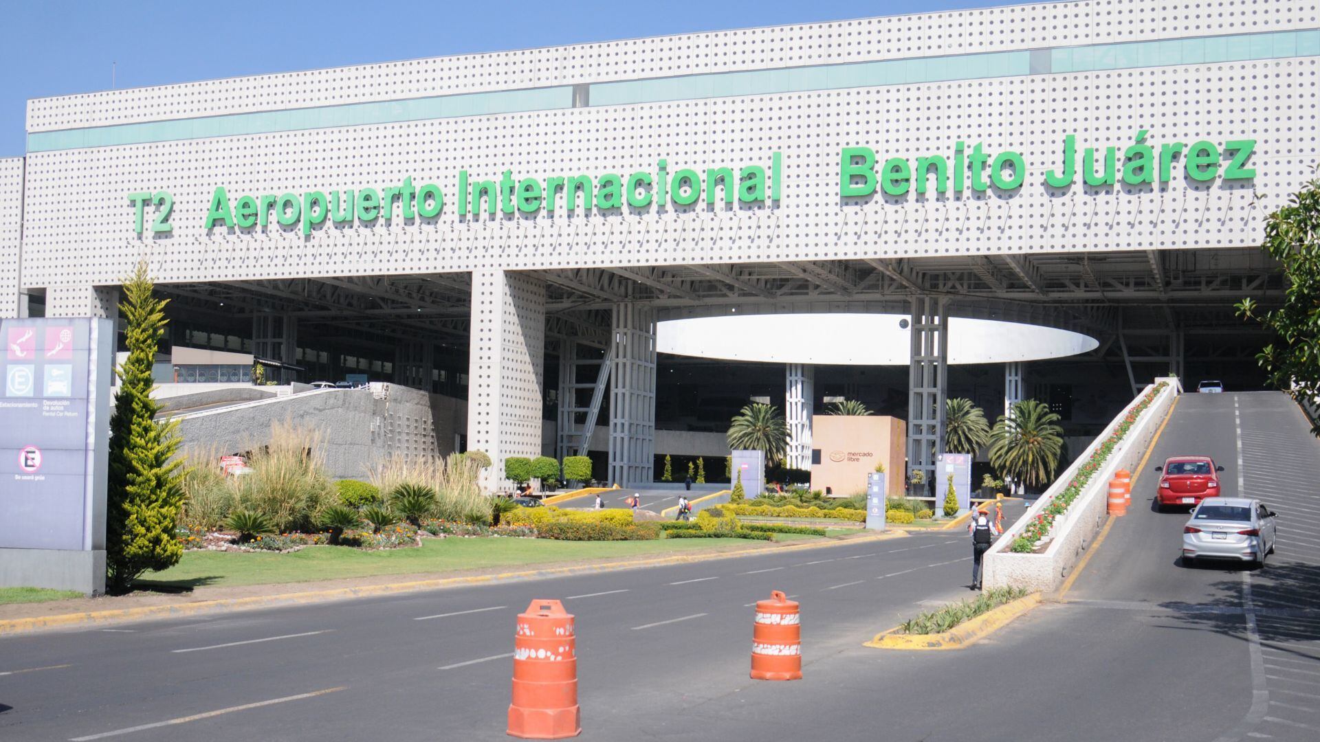 Agentes facilitaban la llegada de droga desde países de Sudamérica.