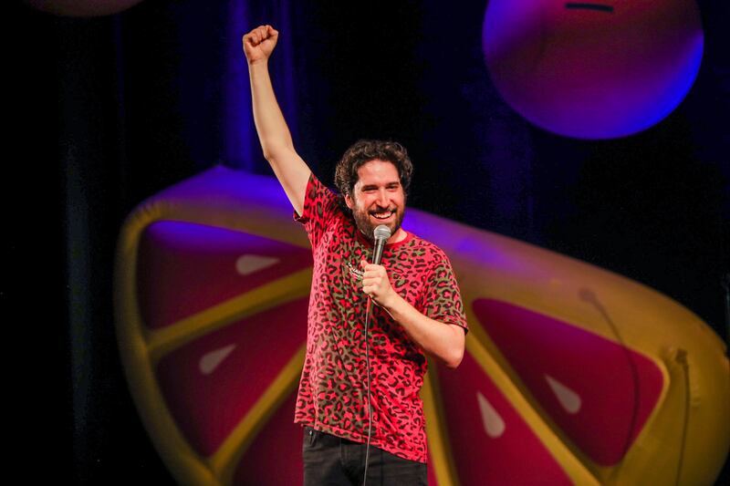 Alex Fernández enfrenta la depresión con su show ‘Sin toronja’