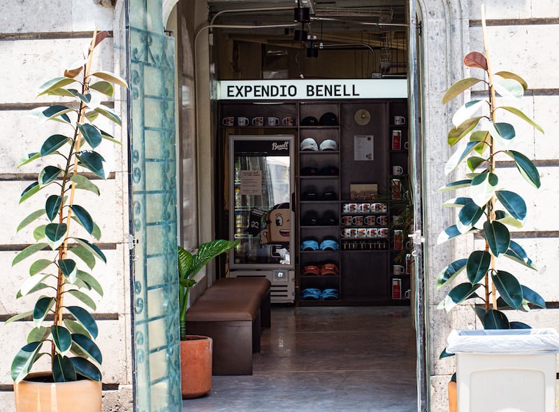 Prepárate para disfrutar de desayunos todo el día, en un espacio donde las conexiones suceden mientras disfrutas de bebidas tradicionales de la casa