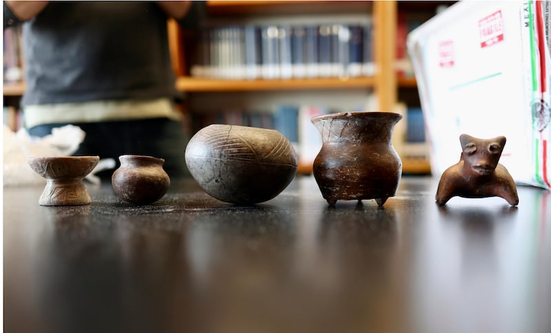 piezas arqueológicas y tres a objetos de carácter histórico