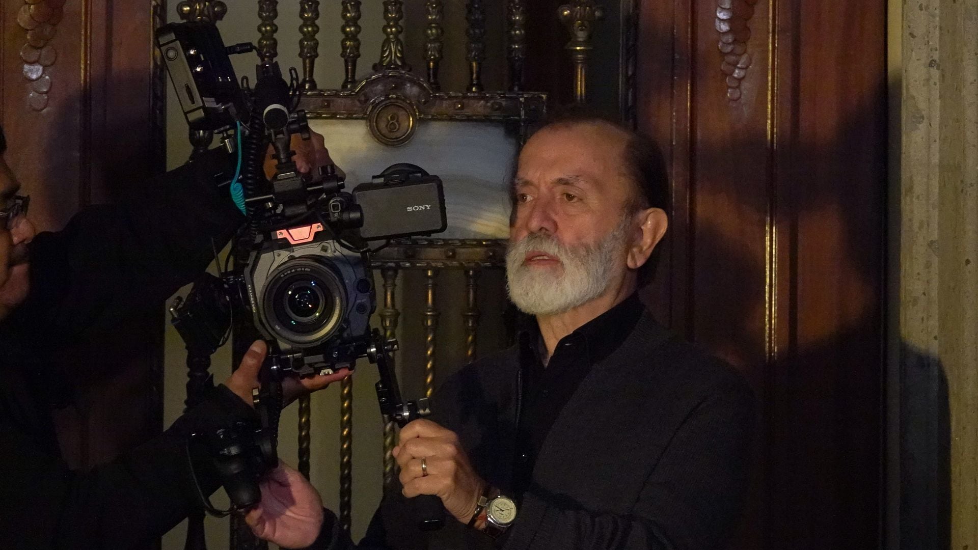 Surgen dudas tras salida de Epigmenio Ibarra