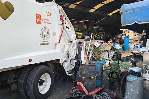 Reactivan recolección de basura y servicios públicos en Guadalajara