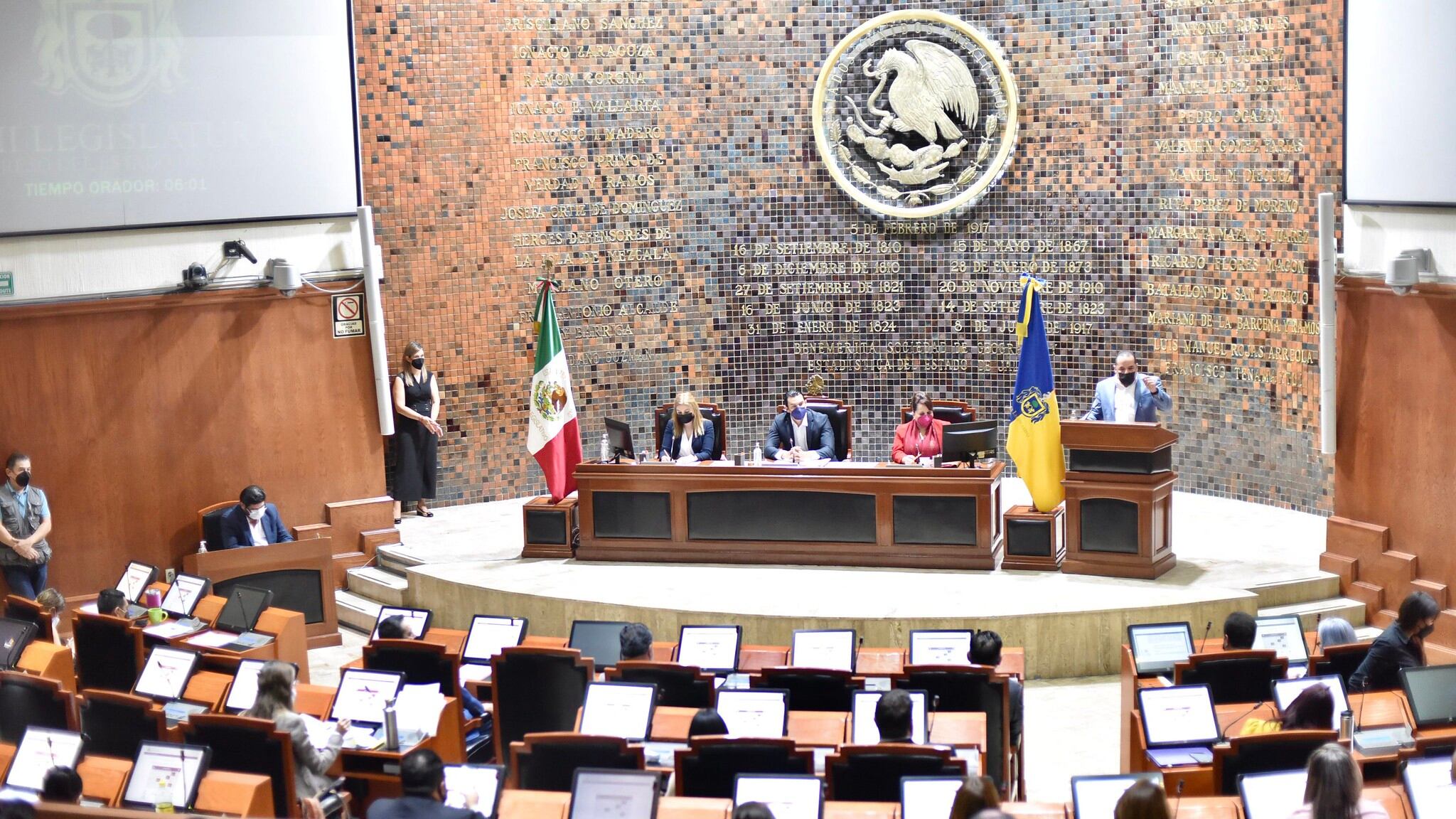 Los priistas señalaron que combatirán en los tribunales la curul que les quitaron.