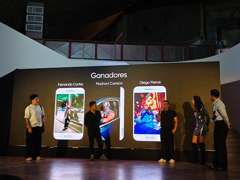 Con edición por voz, cámara dual de 50 MP y acabados de lujo, el nuevo realme 15 Pro 5G redefine la fotografía móvil y se convierte en el aliado perfecto para los amantes de la creatividad y la vida nocturna