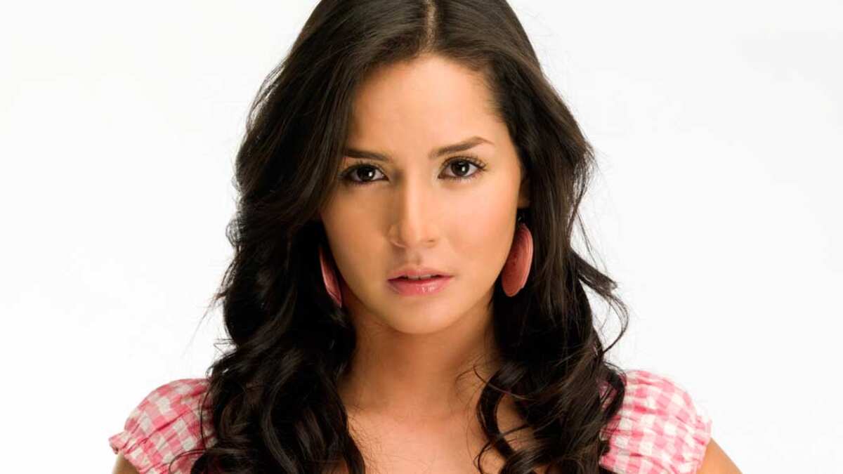 Sin senos no hay paraíso