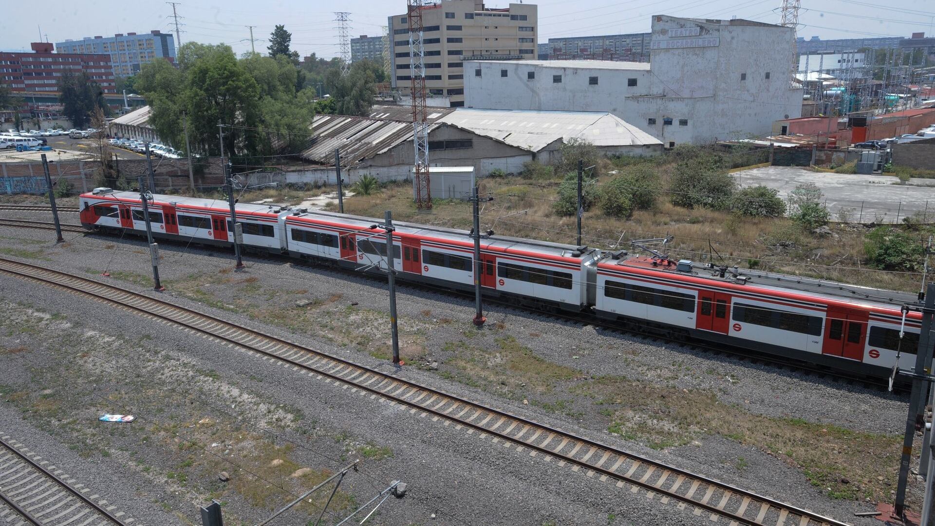 AMLO expropia terrenos pa ampliar Tren Suburbano hacia el AIFA