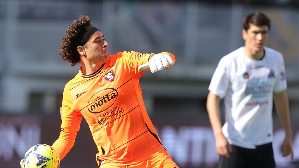 Guillermo Ochoa ante Inter