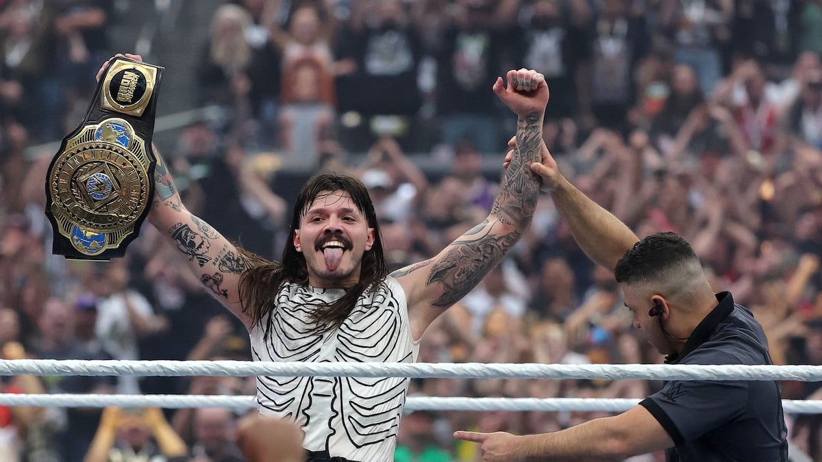 Dominik es la tercera generación de los Mysterio.