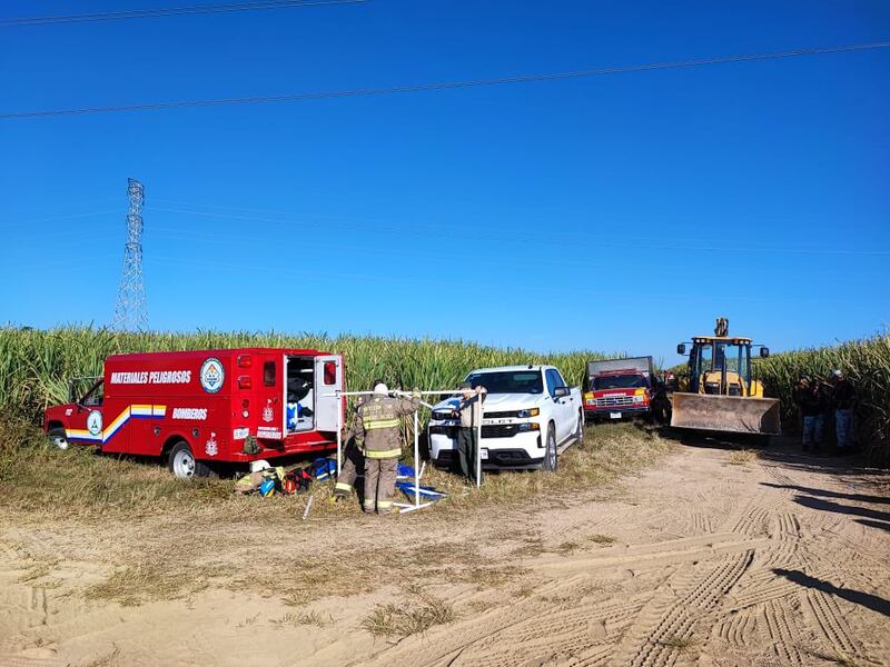 Después de varias horas la emergencia fue controlada por los bomberos municipales y estatales.