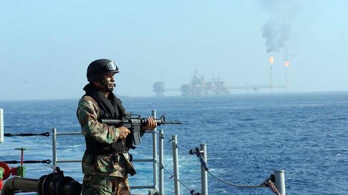 Marina vigilancia plataformas Pemex