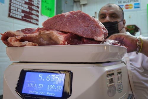 México firma acuerdo para importar carne de Argentina
