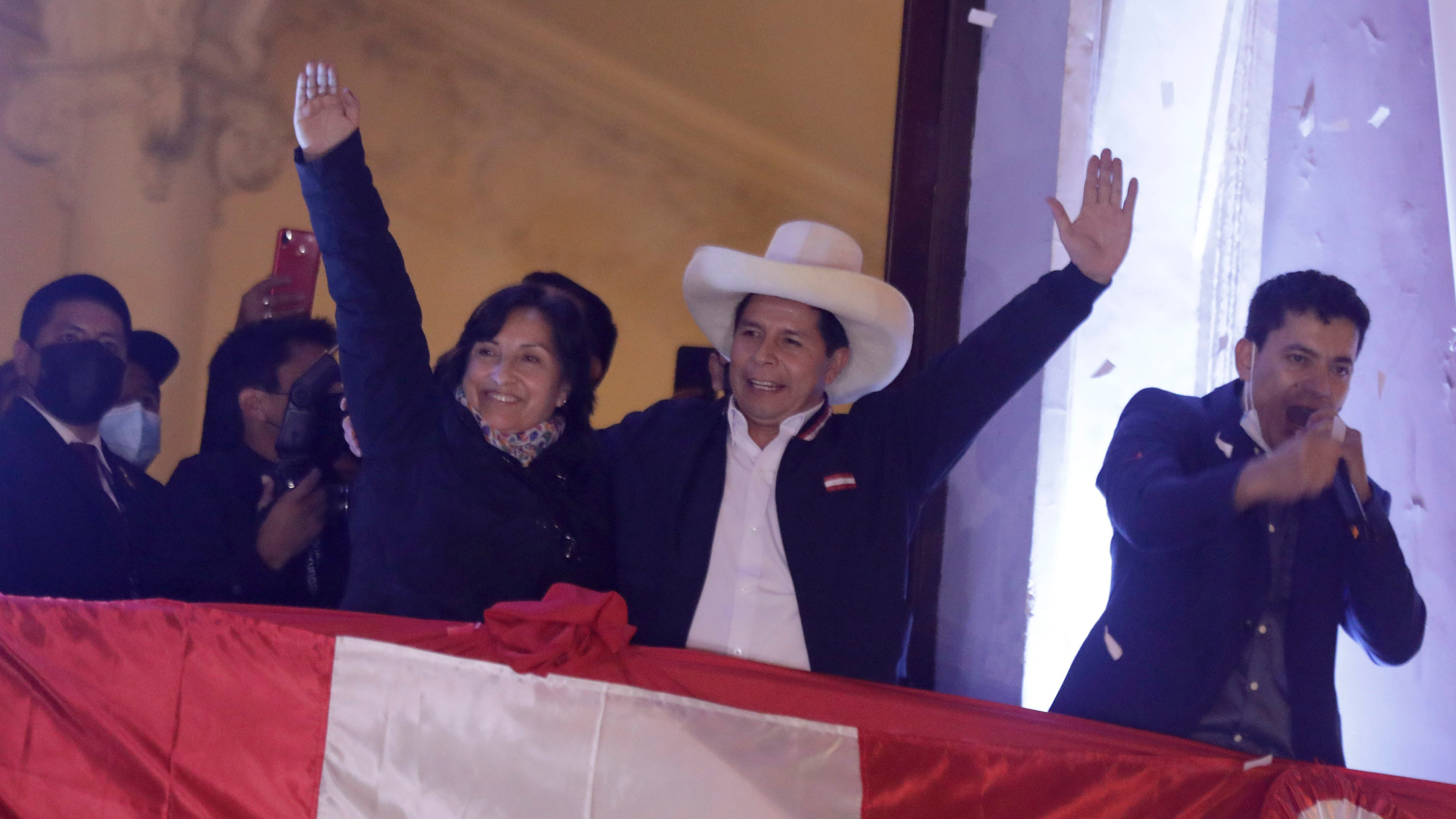 Dina Boluarte, la nueva presidenta, fue su compañera de fórmula.